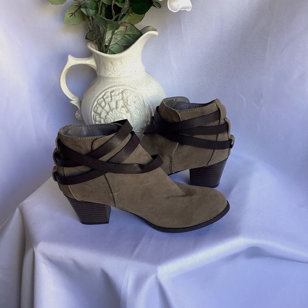 Mossimo Supply Co Camel with Brown Straps Ankle Boot